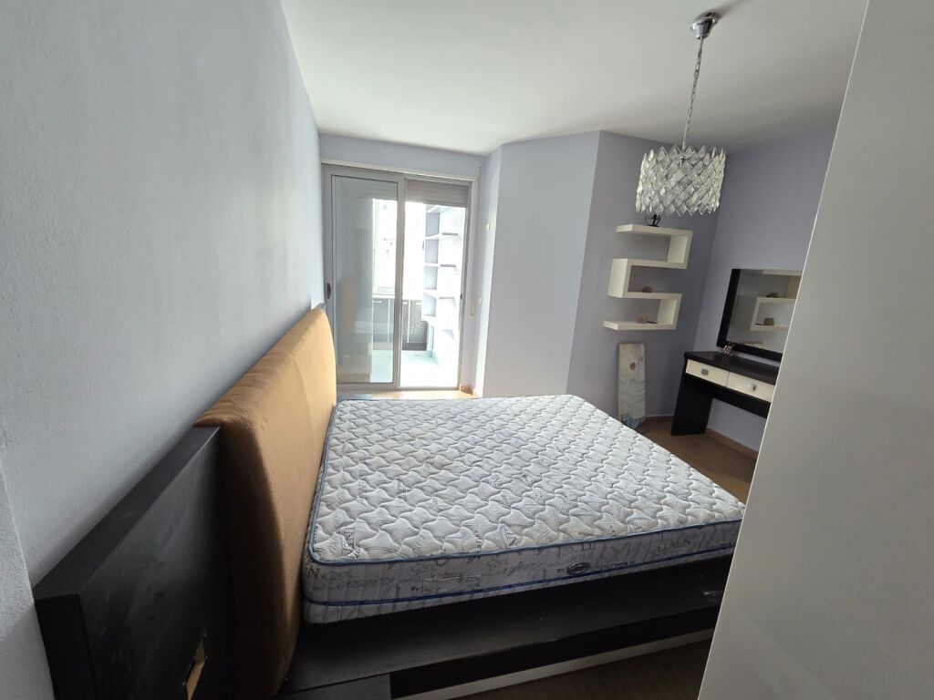Shitet, Apartament 2+1+2, Pranë Ish URT – Durrës.