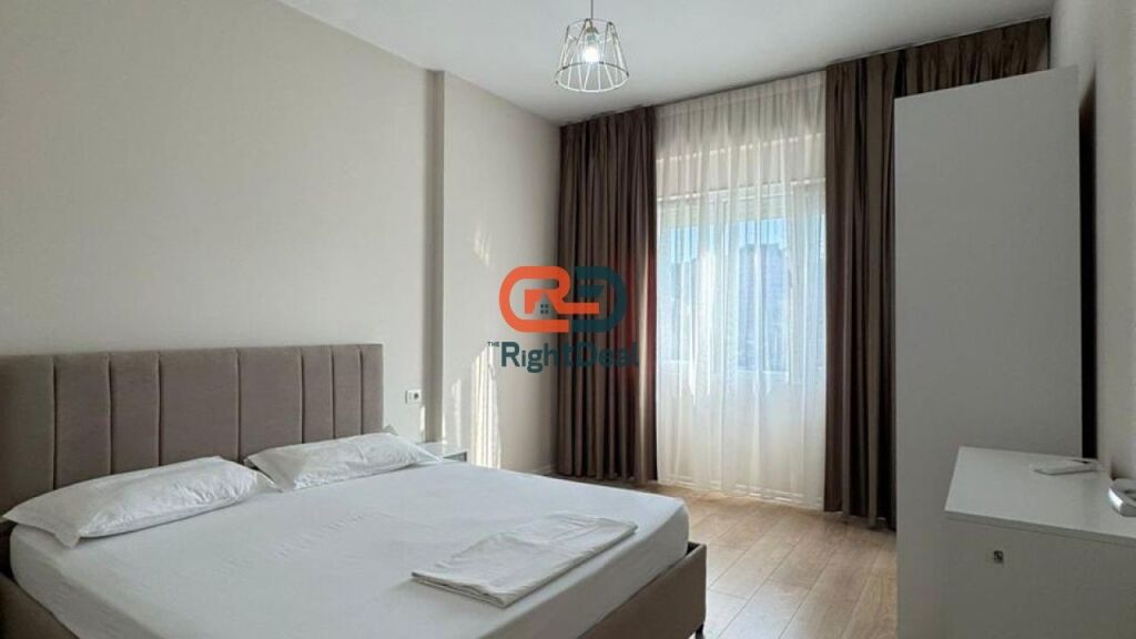 Tek Liqeni Artificial, Ne Rrugen E Kosovareve, Jepet Me Qira Apartament 2+1+2 Dhe Parking !!