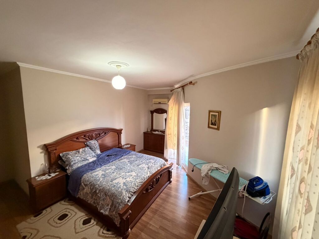 Apartament 3+1 për Shitje në Astir Rruga Foto Xhavella