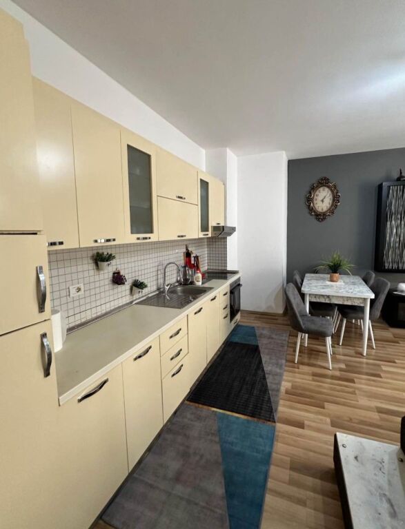 🏡 Shitet Apartament 1+1 + Ballkon në Kamëz
