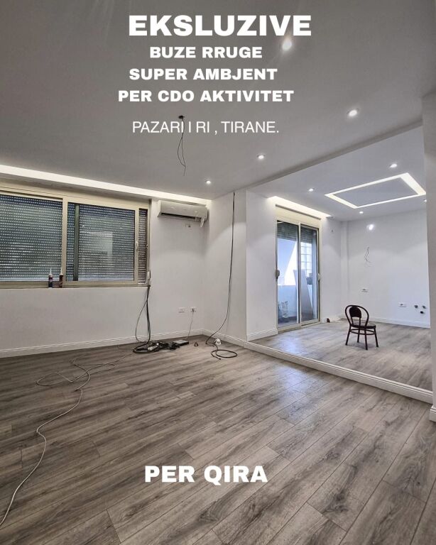 🌟🔑 EXCLUSIVE – FOR RENT! 🔑🌟  📍 Super Location – Pazari i Ri 🚶‍♂️ Street front, with high visibility and fantastic advertising opportunities!  ✨ Newly renovated space