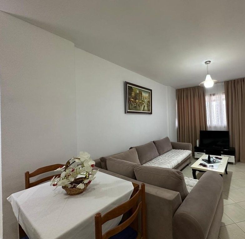 Apartament 1+1 per shitje prane Kompleksit Grand, Tregu Elektrik!