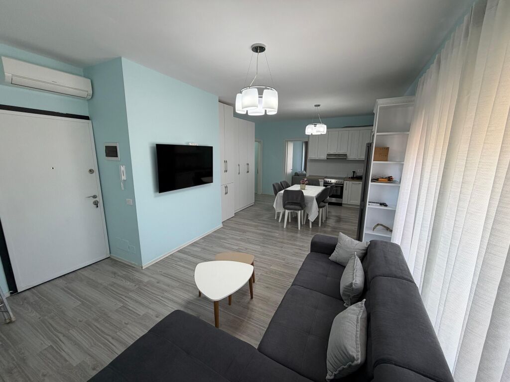 🏡 Jepet me qera apartament 2+1 + 2 tualete📍 Rruga e Dibres, prane Vila Goldi ✨