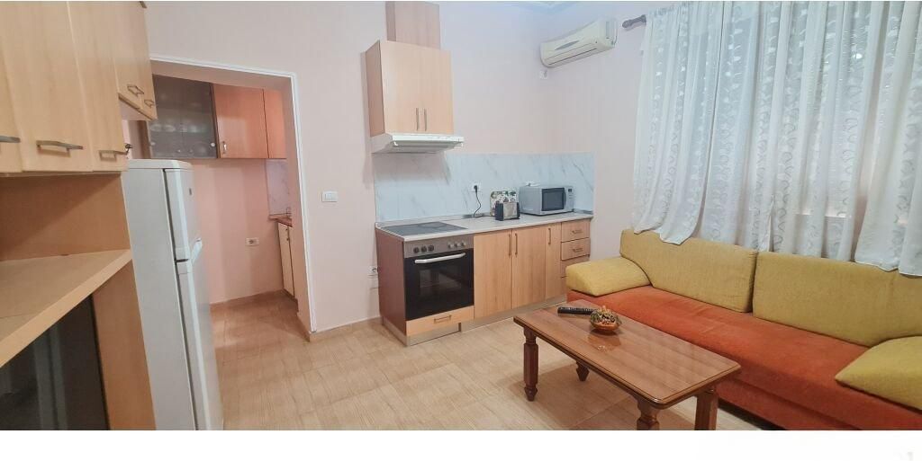 Prane rruges se Kavajes (Rr. Hajdar Hidi), Apartament 1+1!