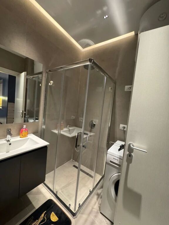 Ofrojme me qira apartament 1+1+ post parkimi tek Rruga Jordan Misja!