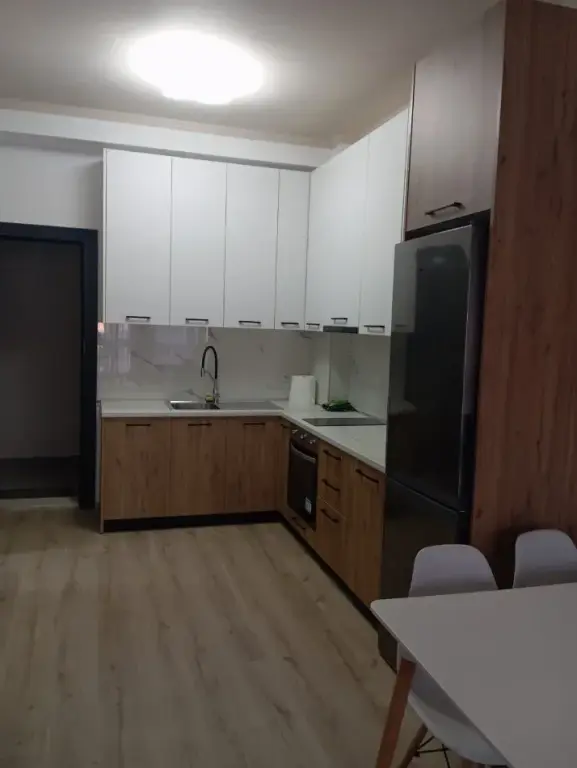 Qera | Apartament 1 + 1 | Rruga 5 Maji | 500 €/muaj