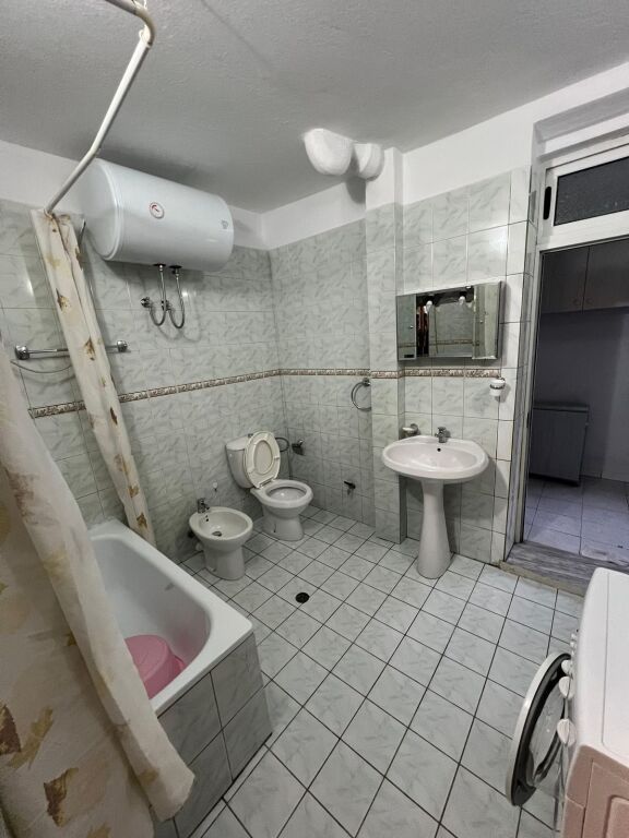 Appartamento 2+1+1 con Balcone in Affitto