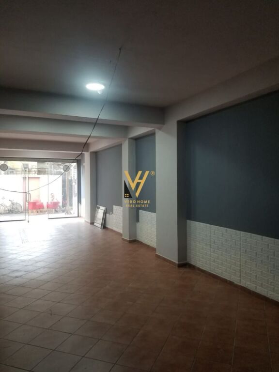 JEPET AMBIENT BIZNESI 65 M2 ME QERA TE RRUGA ELBASANIT 60.000 LEKE
