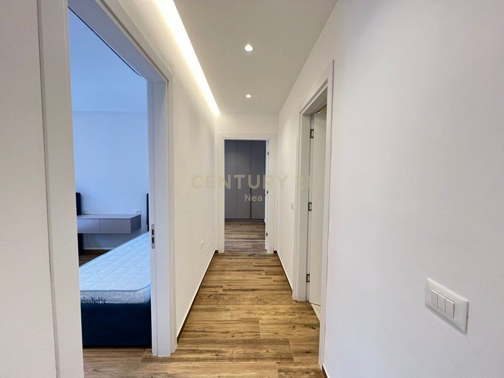 Appartamento 2+1+2 con posto auto in affitto a Kodra e Diellit 2! 1.200 € /Mese