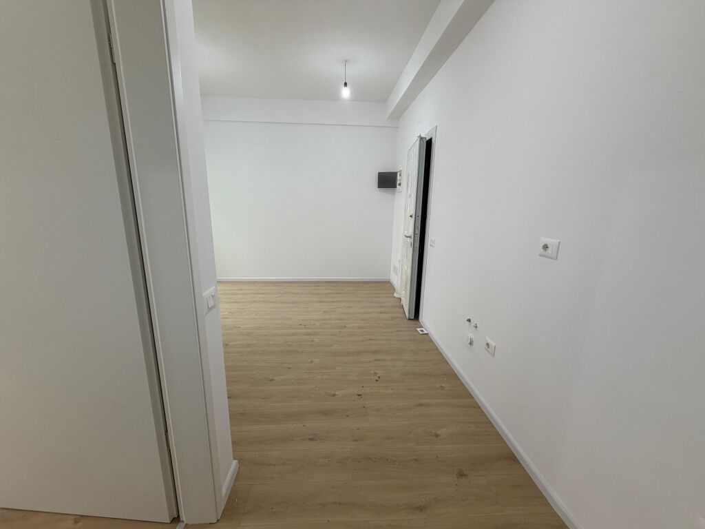 Ambient Zyrash me Qira tek Kompleksi Mangalem