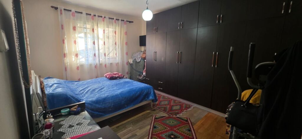 Shitet apartament 1+1 ne Kombinat
