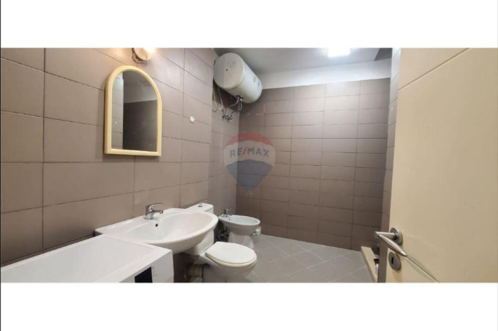 Apartament per shitje 2+1+2 tek Bulevardi Zogu I Pare