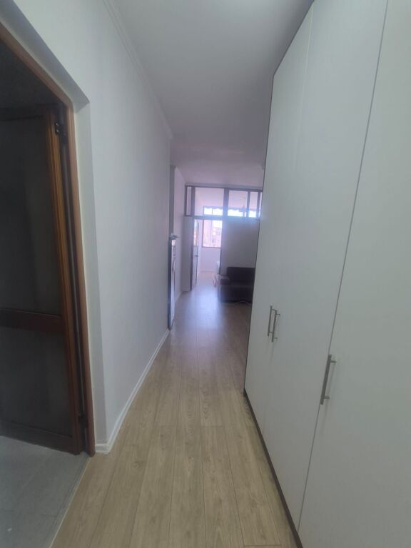 Shitet Apartament 1+1