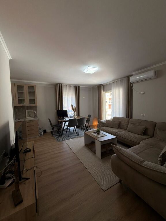 Qera | Apartament 2 + 1 | Stacioni i Trenit | 750 €/muaj