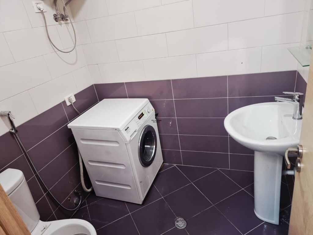 APARTAMENT ME QERA 2+1 PALLATI ME SHIGJETA 50.000 LEKE FH-76102