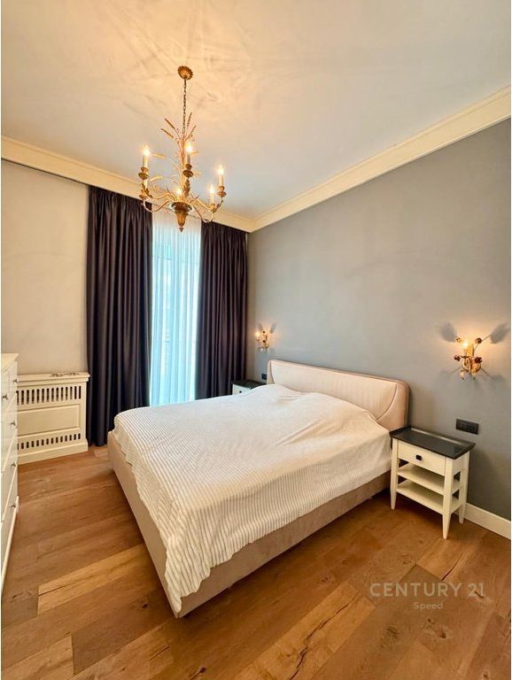 Jepet me qira apartament 2+1+Post Parkimi tek Ambasador 3!!