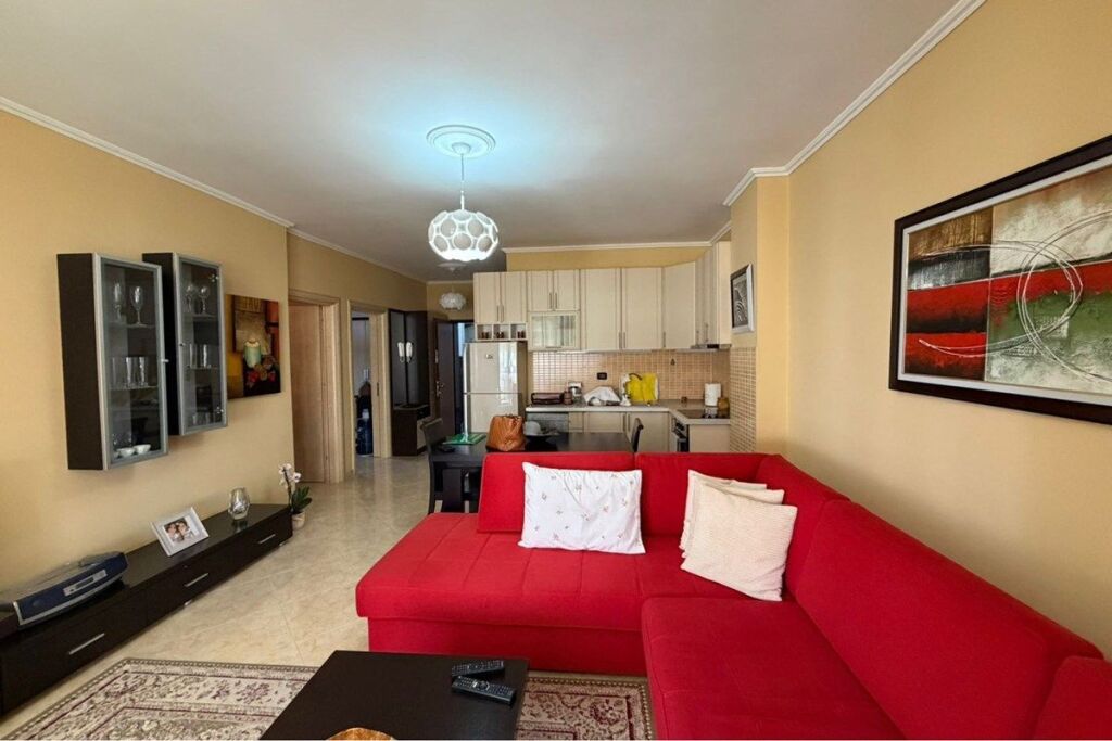 Shitet Apartament 2+1 ne Astir