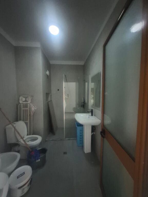 Shitet Apartament 1+1