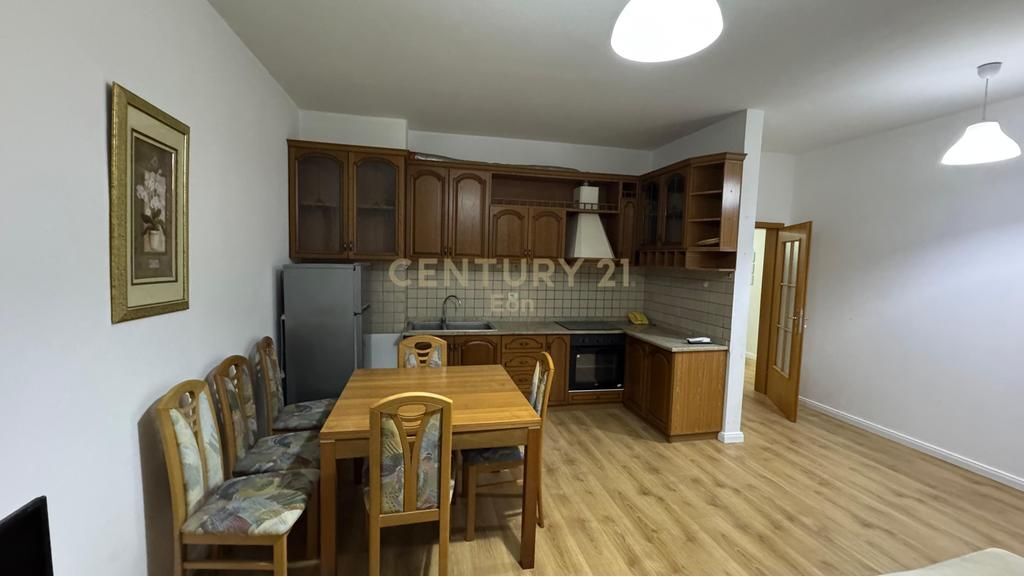 JEPET ME QIRA APARTAMENT 2+1+2 PRANE RRUGES SE RE TE PORTIT!