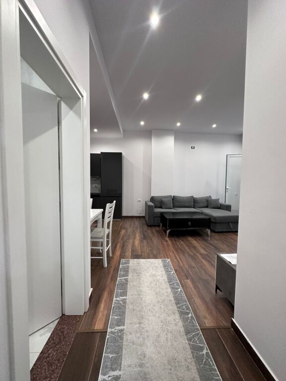 🏡 Shitet Apartament 1+1 pranë Terminalit të Veriut!  ✨ Apartament komod dhe i mobiluar, ideal për banim