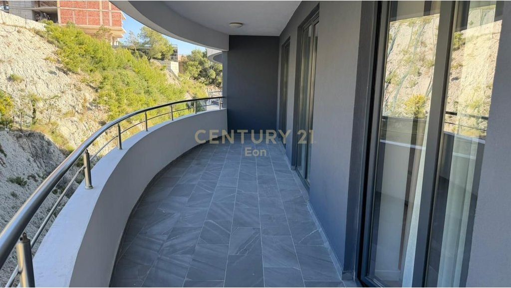 Apartament luksoz 2+1+2+garazh per qira tek White Hill Residence!