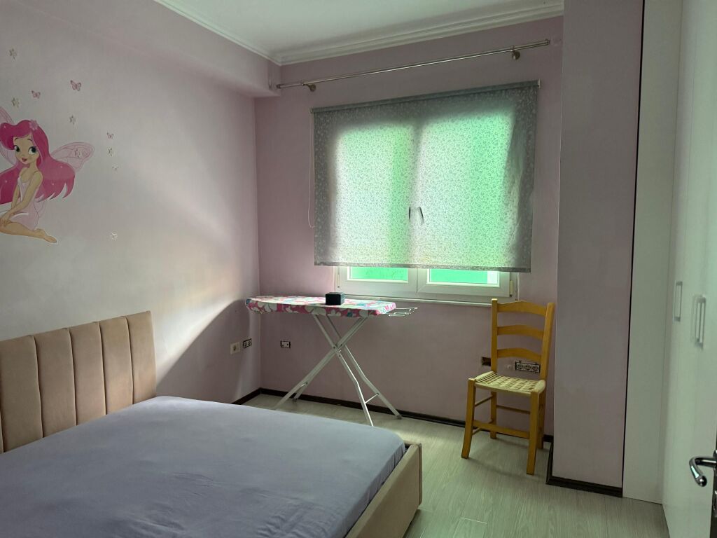 Jepet me qira 2+1+1 Komuna e Parisit 700€