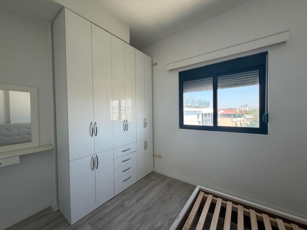 Shitet Apartament 1+1 ne Malin e Robit