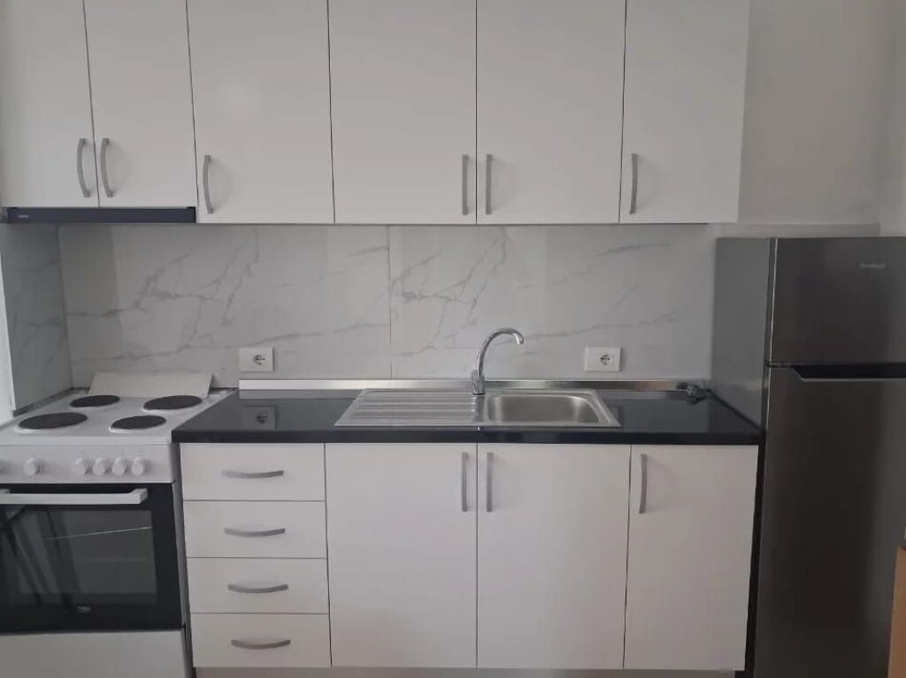 Appartamento 1+1+1 con Balcone in Affitto