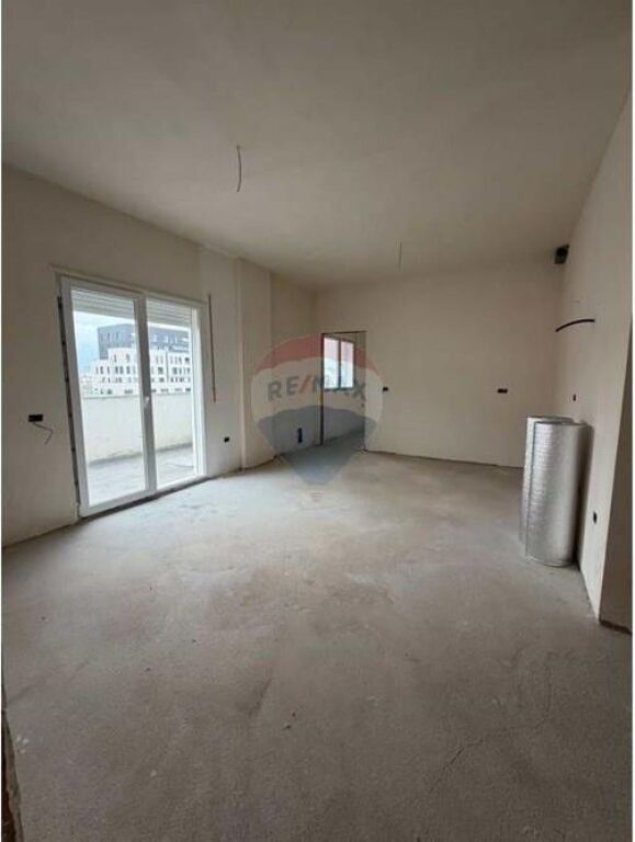 Appartamento - In Vendita - Via 4 Dëshmorët, Tirana