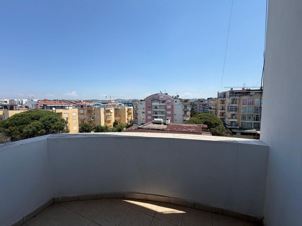 Shitet Apartament 1+1 ne Malin e Robit
