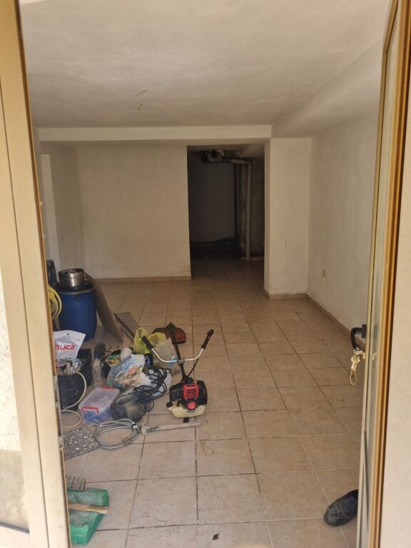 SHOP FOR SALE 35 M² -French Cemetery Korca