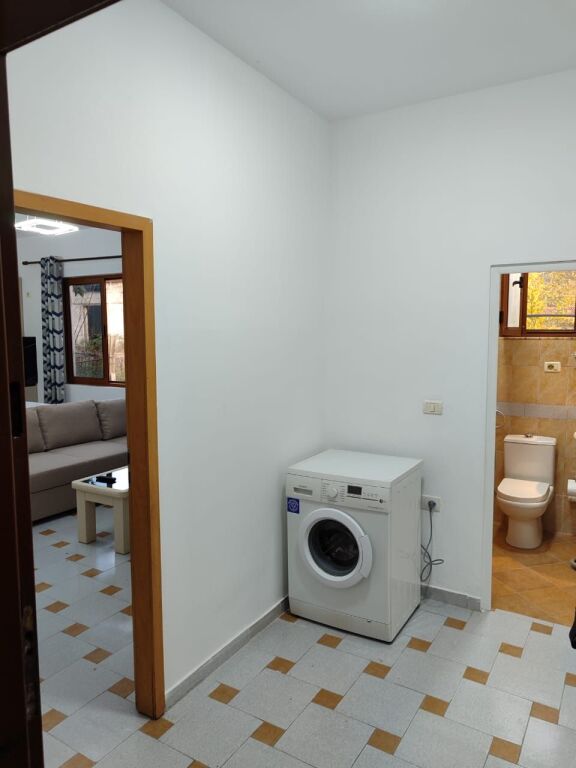 Qera | Shtëpi private 1 + 1 | Shkozë | 300 €/muaj
