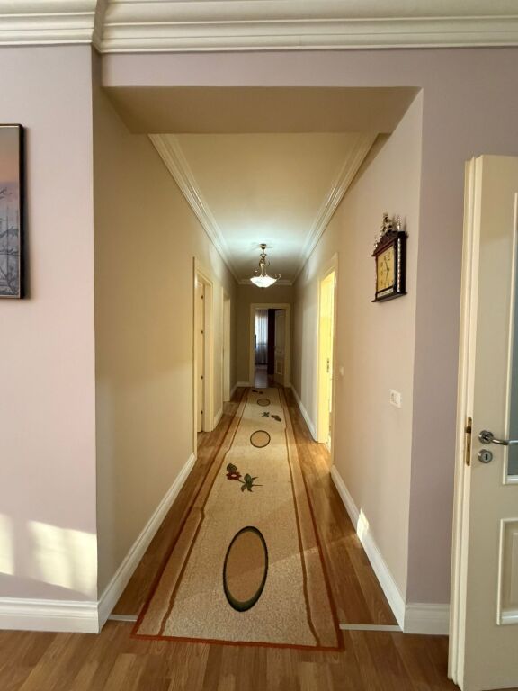 Apartament 3+1 për Shitje në Astir Rruga Foto Xhavella