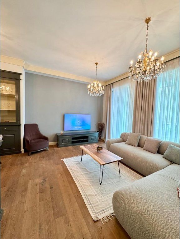 Apartament Me Qera