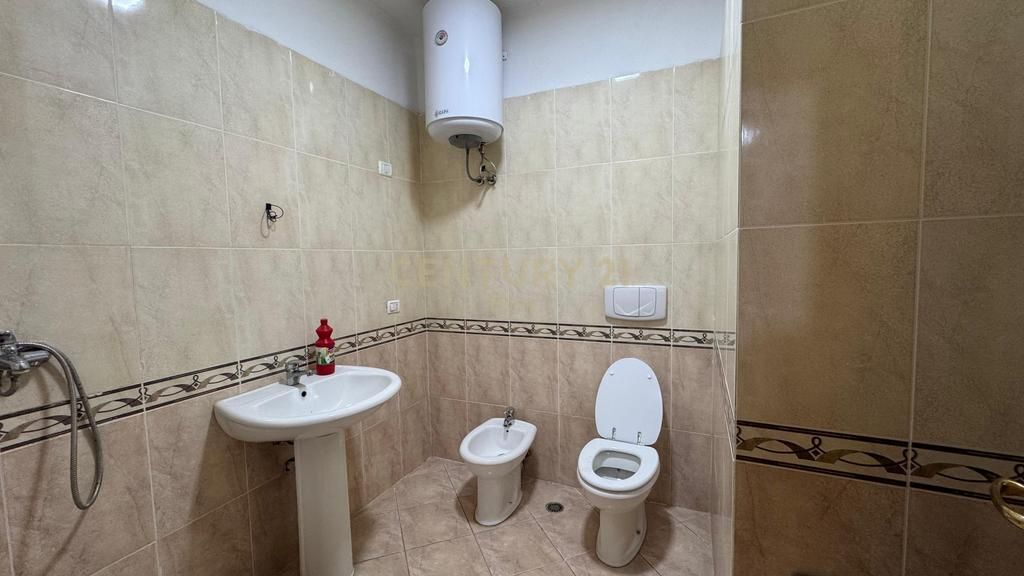 JEPET ME QIRA APARTAMENT 2+1+2 PRANE RRUGES SE RE TE PORTIT!
