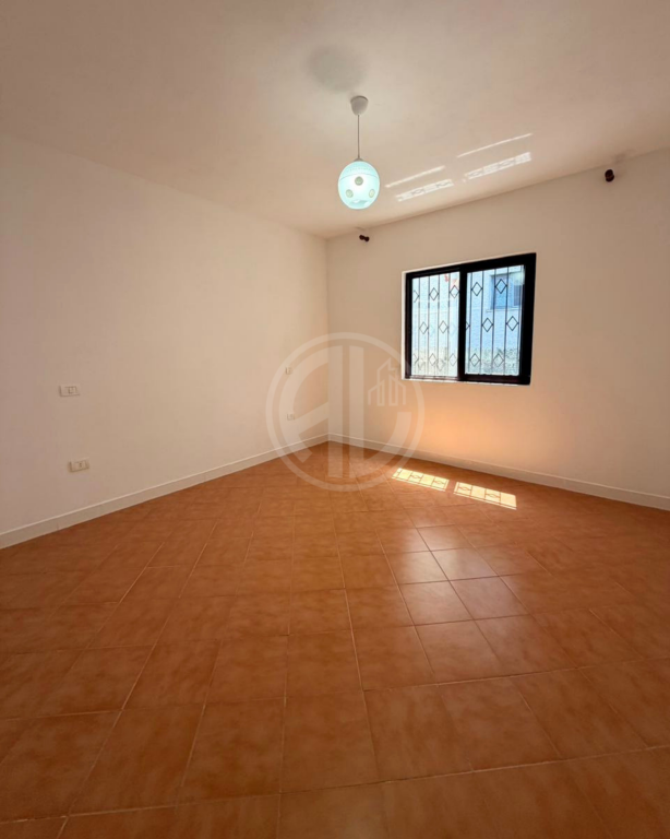 🏡 Jepet me Qera Shtëpi Private 2+1 me Oborr-Prane Kryqi i Kuq Durres