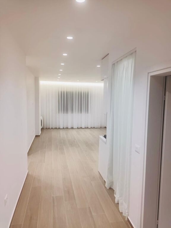 JEPET ME QERA APARTAMENT 2+1 NE ZONEN E PLAZHIT ILIRIA, DURRES