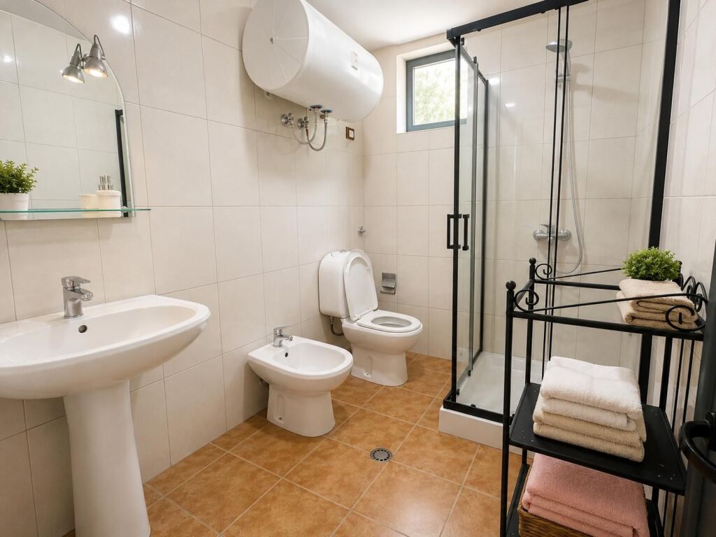 Shtepi 1 katëshe me Qira - Rruga Naum Veqilharxhi, pranë Venue Bar !