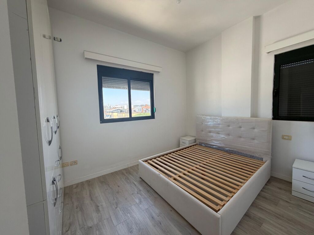 Shitet Apartament 1+1 ne Malin e Robit