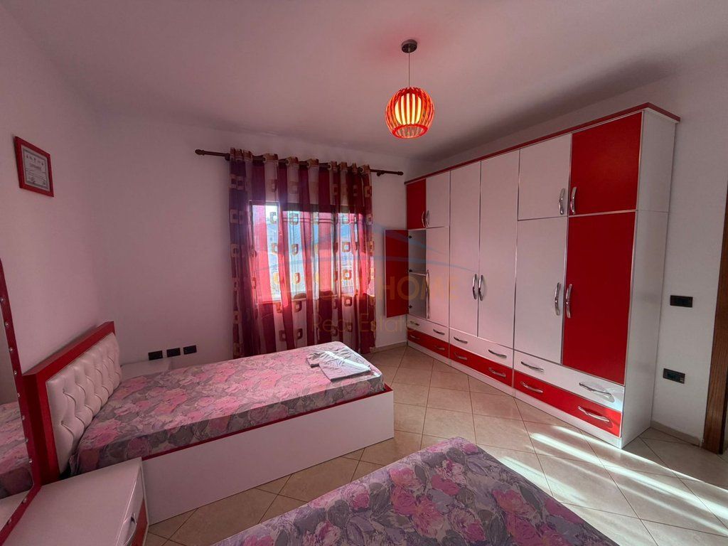 Jap me Qera Apartament 2+1, Rruga 5 Maji