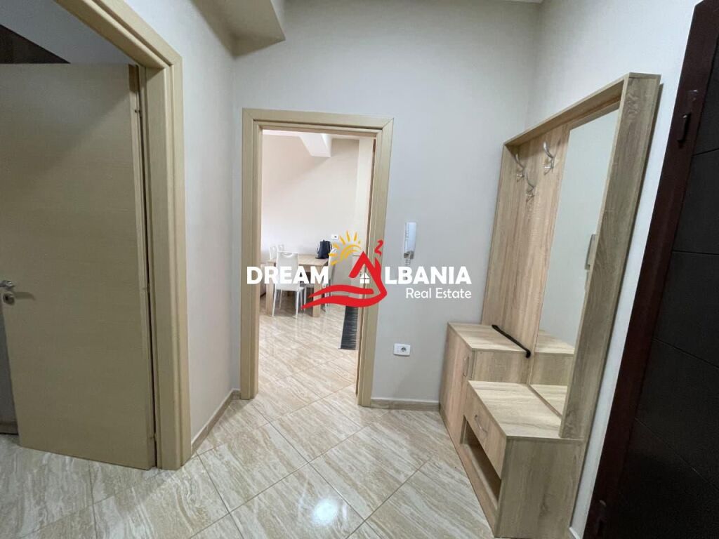 Jepet Apartament 1+1 me qera pranë Pallatit me Shigjeta (ID 42111583)