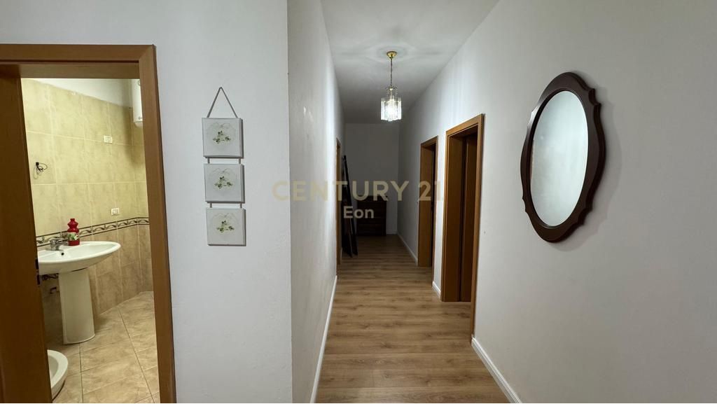 JEPET ME QIRA APARTAMENT 2+1+2 PRANE RRUGES SE RE TE PORTIT!