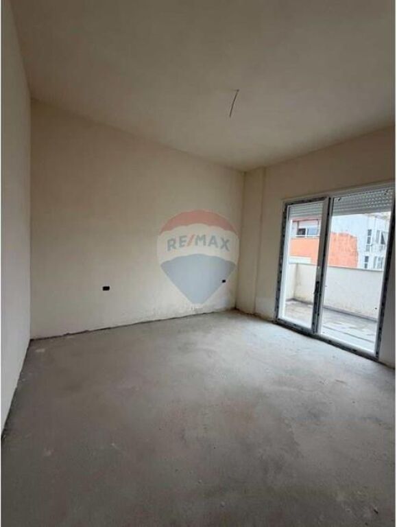 Appartamento - In Vendita - Via 4 Dëshmorët, Tirana
