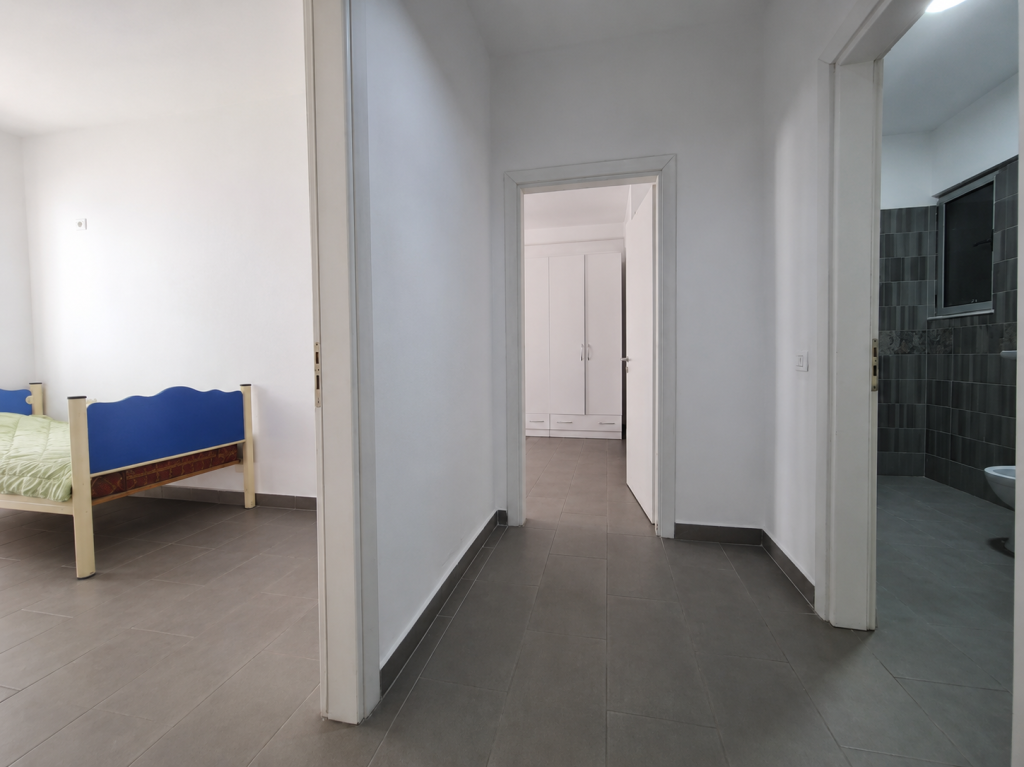 Shes Apartament 2+1+2 në Kamëz (Rruga Kryesore, 110m²)