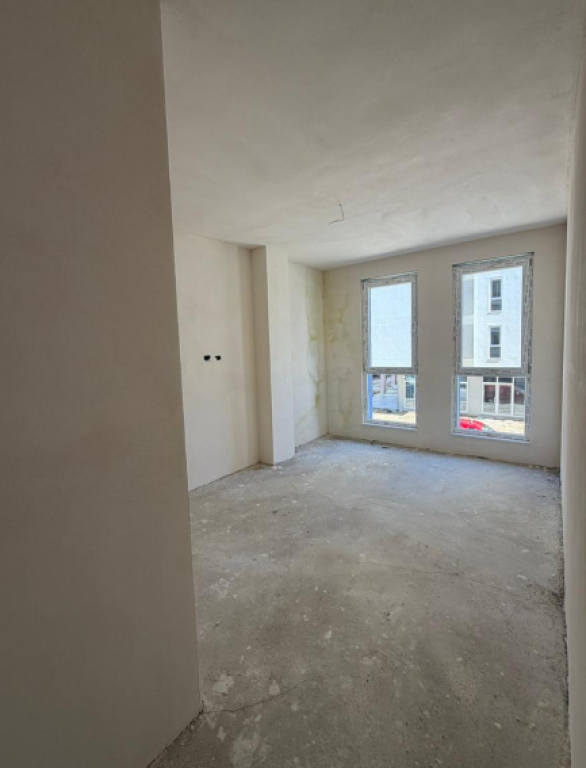 Shitet apartament 2+1 tek Univers City!