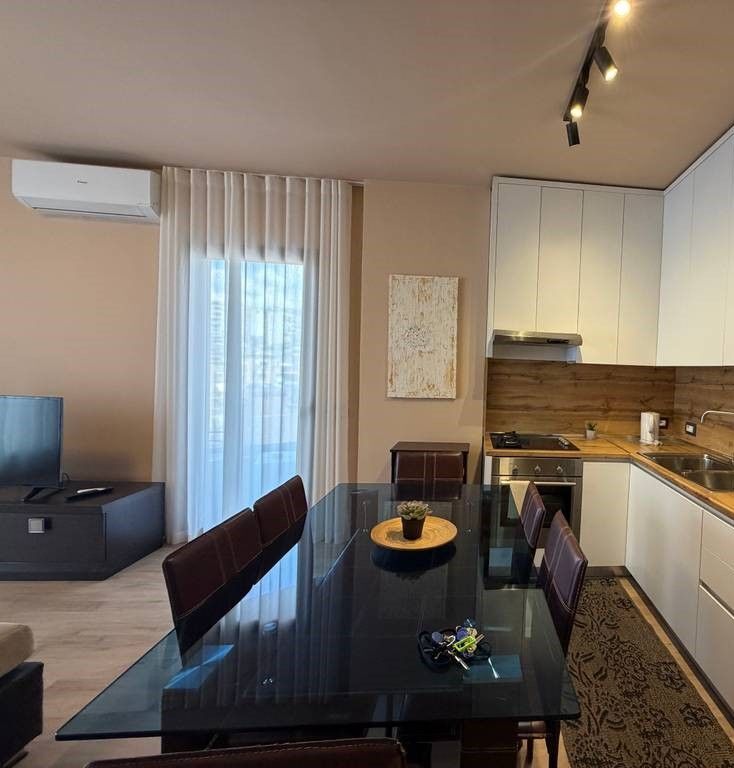 Apartament komod 1+1 me qira !