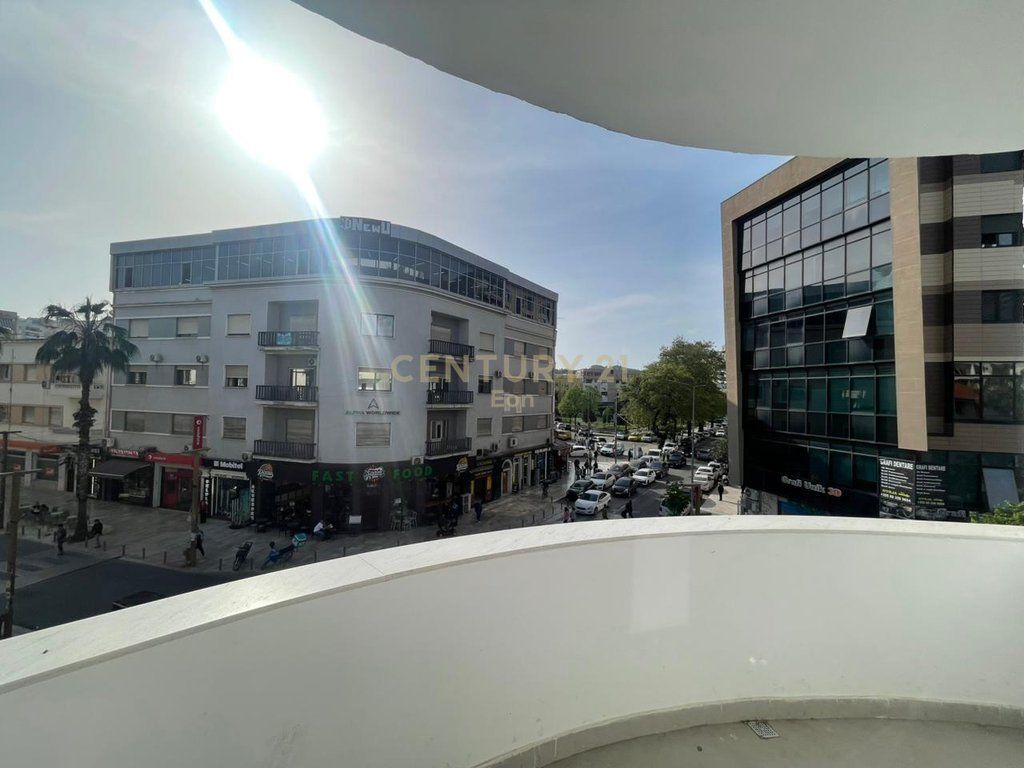 Apartament 2+1 Me Qira në Qender te Durrësit !