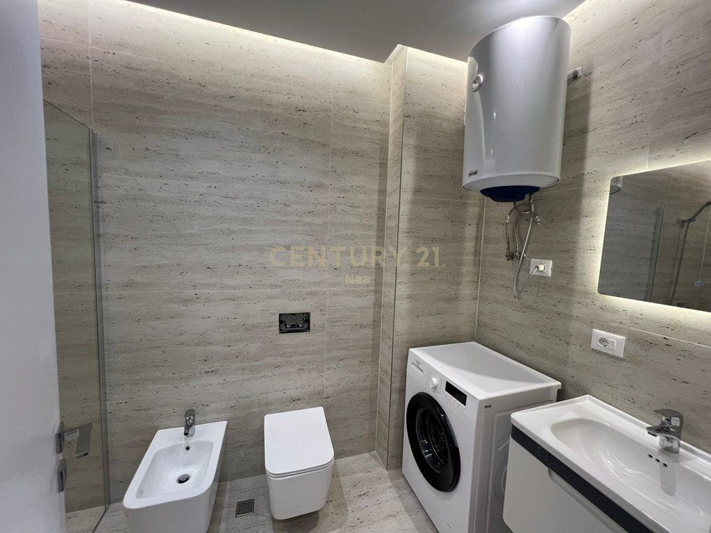 Appartamento 2+1+2 con posto auto in affitto a Kodra e Diellit 2! 1.200 € /Mese