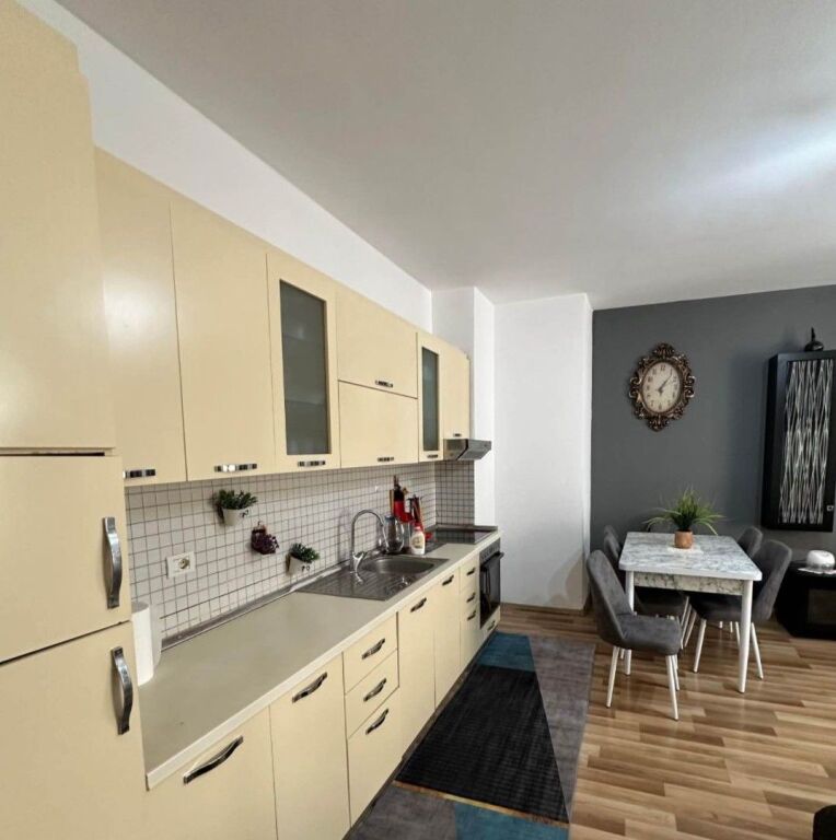 🏡 Shitet Apartament 1+1 + Ballkon në Kamëz