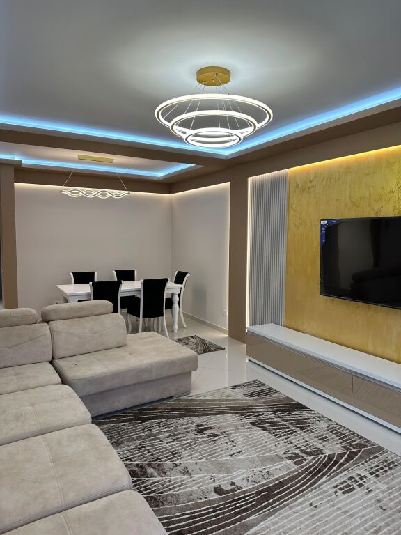 Affittasi duplex 4+1+3 + posto auto